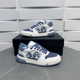 Classic Low Sneakers