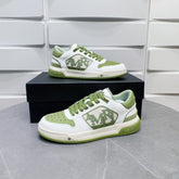 Classic Low Sneakers