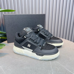 MA1-1 Classic Low Sneakers