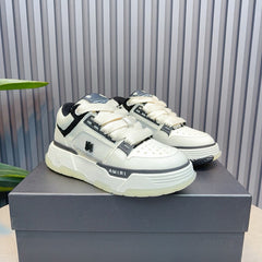 MA1-1 Classic Low Sneakers