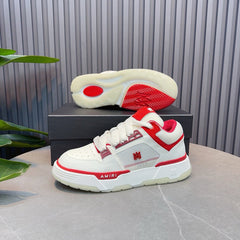 MA1-1 Classic Low Sneakers